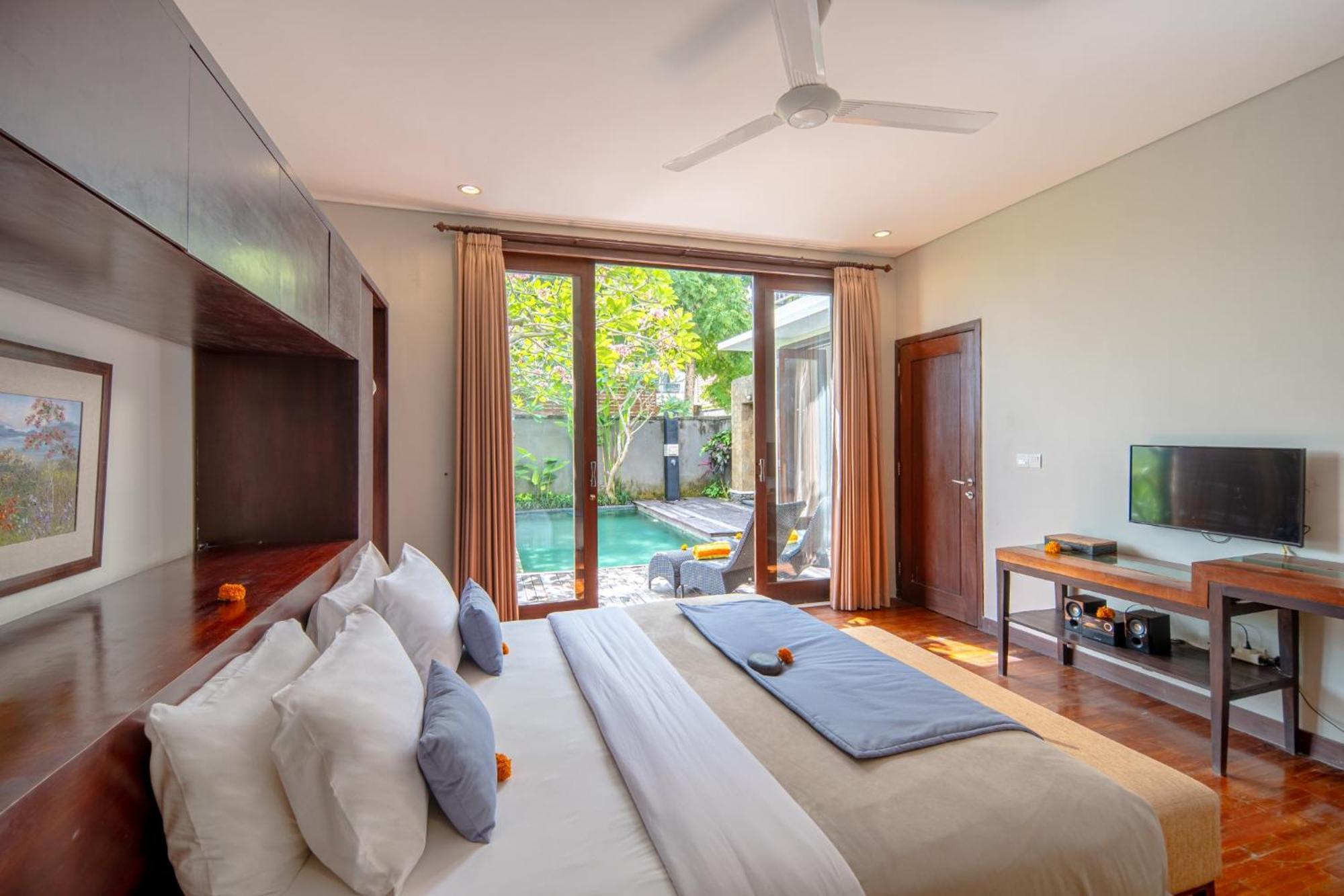 Canggu Circle Villa By Ini Vie Hospitality Екстериор снимка