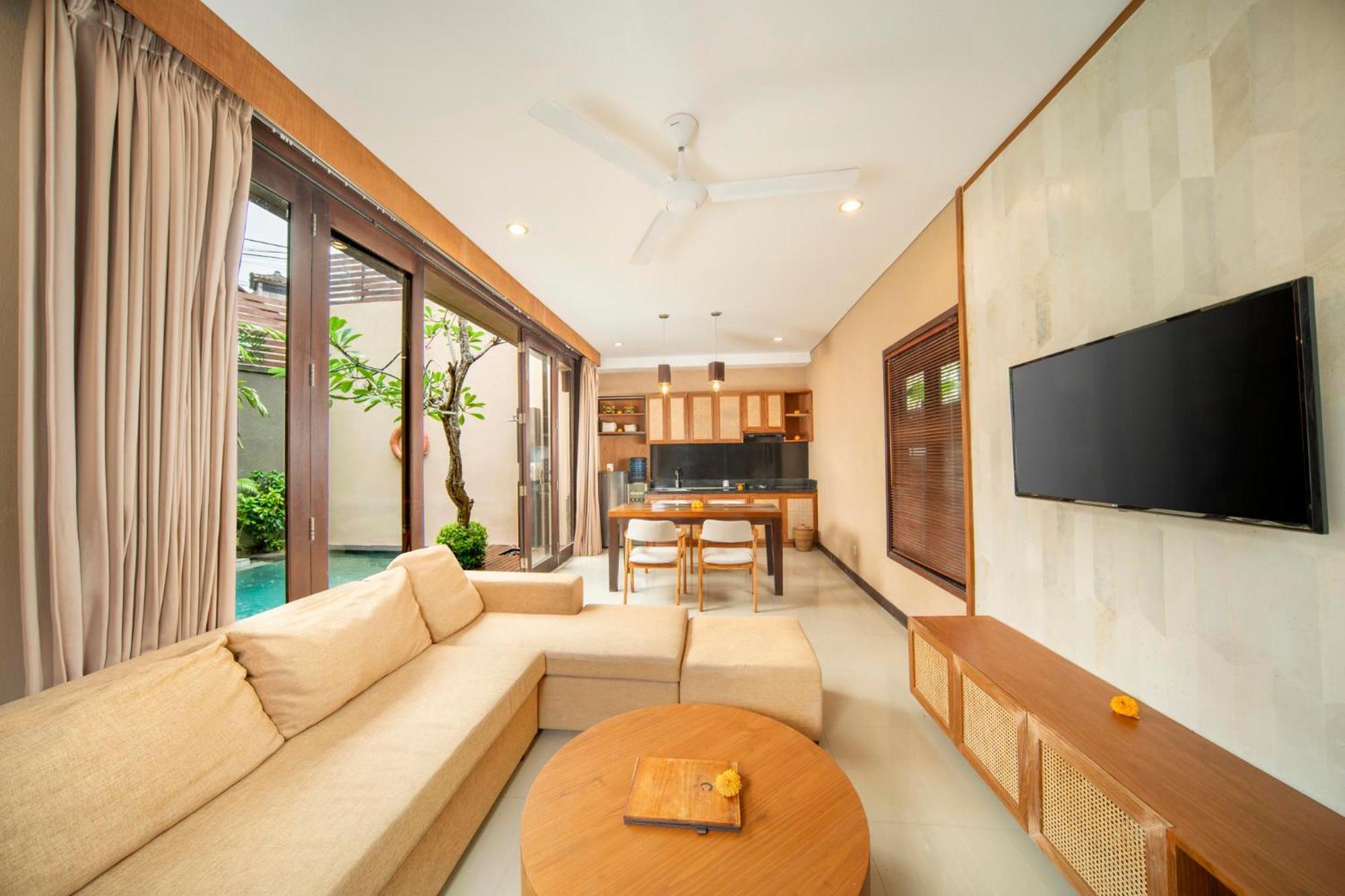 Canggu Circle Villa By Ini Vie Hospitality Екстериор снимка
